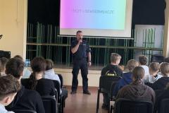 42c76d7f-5cc3-457b-a94c-47c513df0391